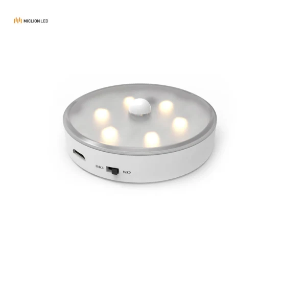 Usine de lumière rechargeable en gros 5V PIR capteur de mouvement LED bâton lumineux sur la lumière de la rondelle d'armoires de cuisine